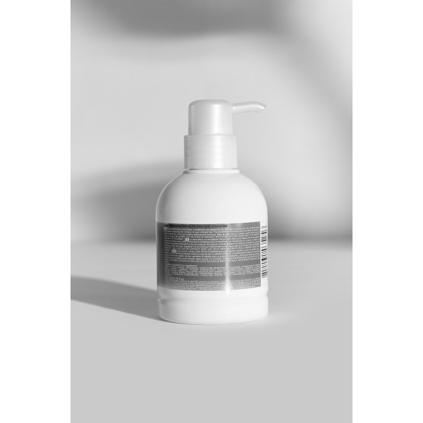 Кондиционер для интенсивного ухода за волосами светло-пепельный - BEAVER Infuse Color Shine Conditioner-Silver
